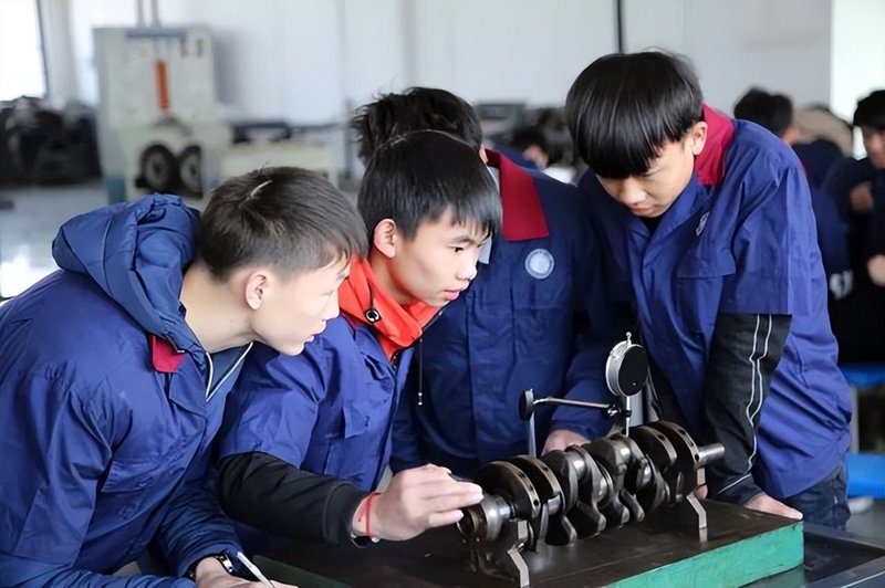 技工学校招生:技能之光点亮未来之路